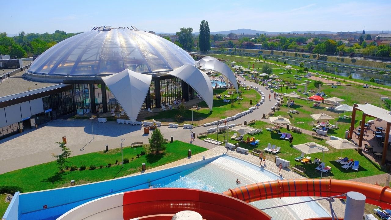 A strandok, piacok ünnepi nyitvatartása