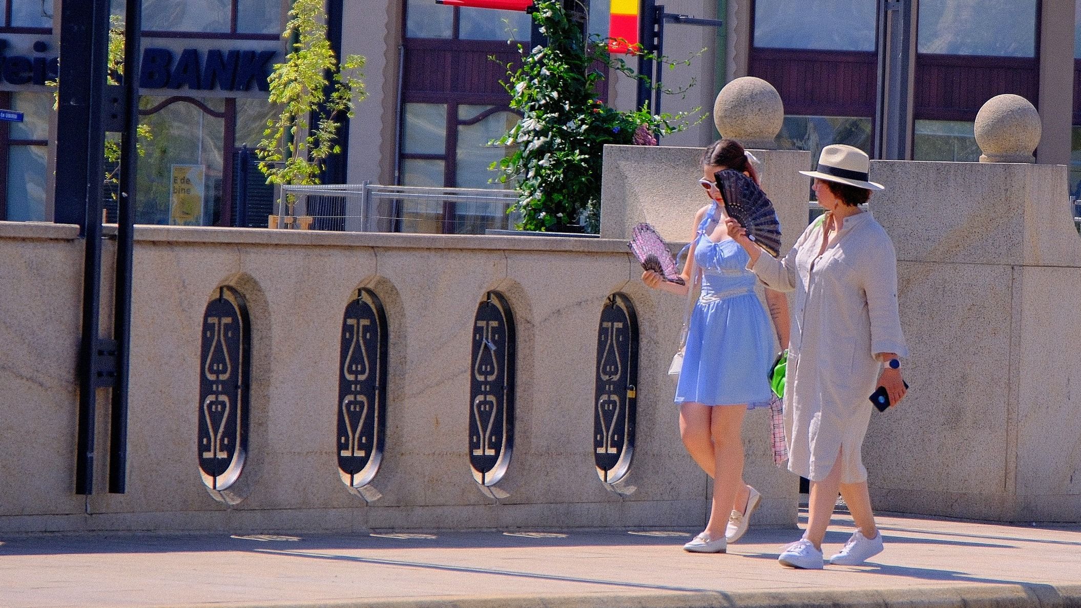 Visszatér a kánikula, sárga jelzésű riasztást adtak ki öt déli megyére és a fővárosra péntekre