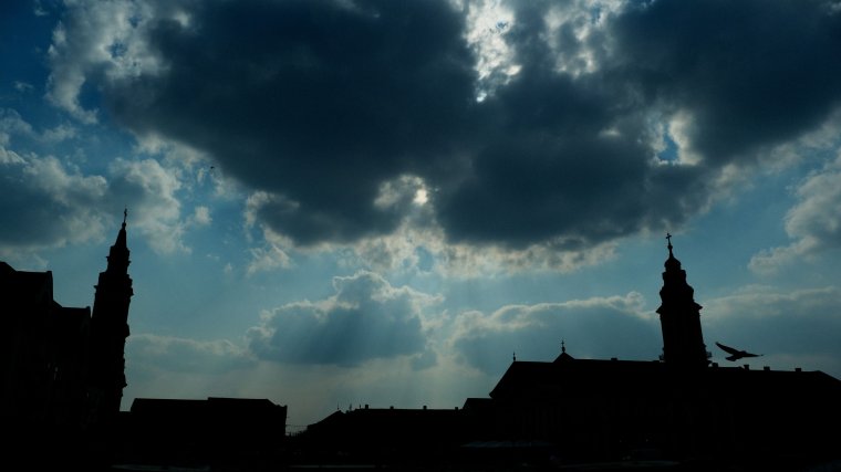 Kánikulára és viharokra figyelmeztetnek a meteorológusok