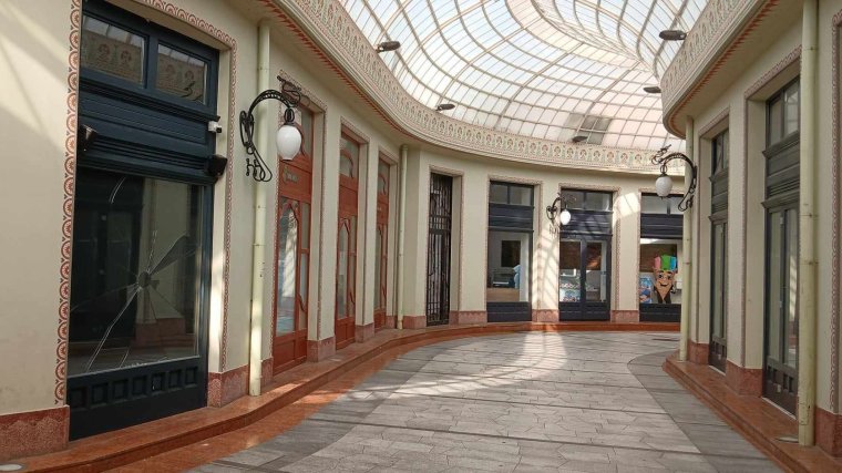 A szegénységről tanúskodik a sok üres üzlet