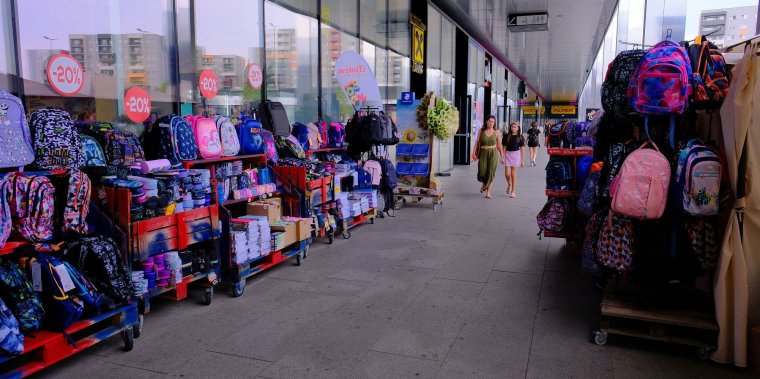 A tanszereket és iskolai egyenruhákat forgalmazó üzletek ellenőrzésére készül a fogyasztóvédelem