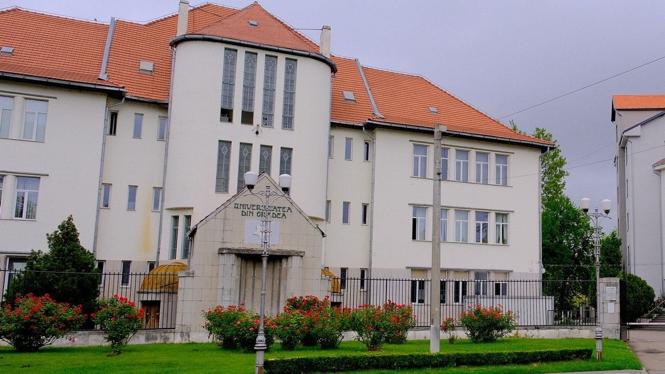 A váradi egyetem oktatói az országos bizottságban