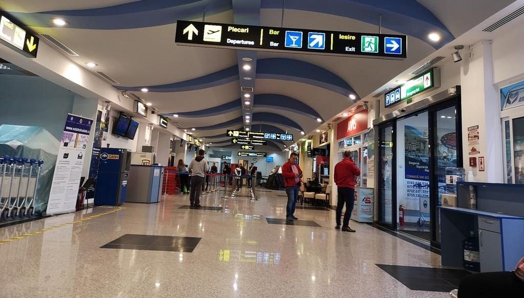 Elcserélték a csomagokat a váradi reptéren