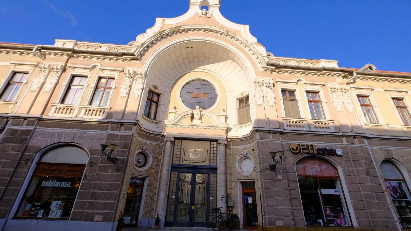 Videótérkép a Madách-passzázs falán