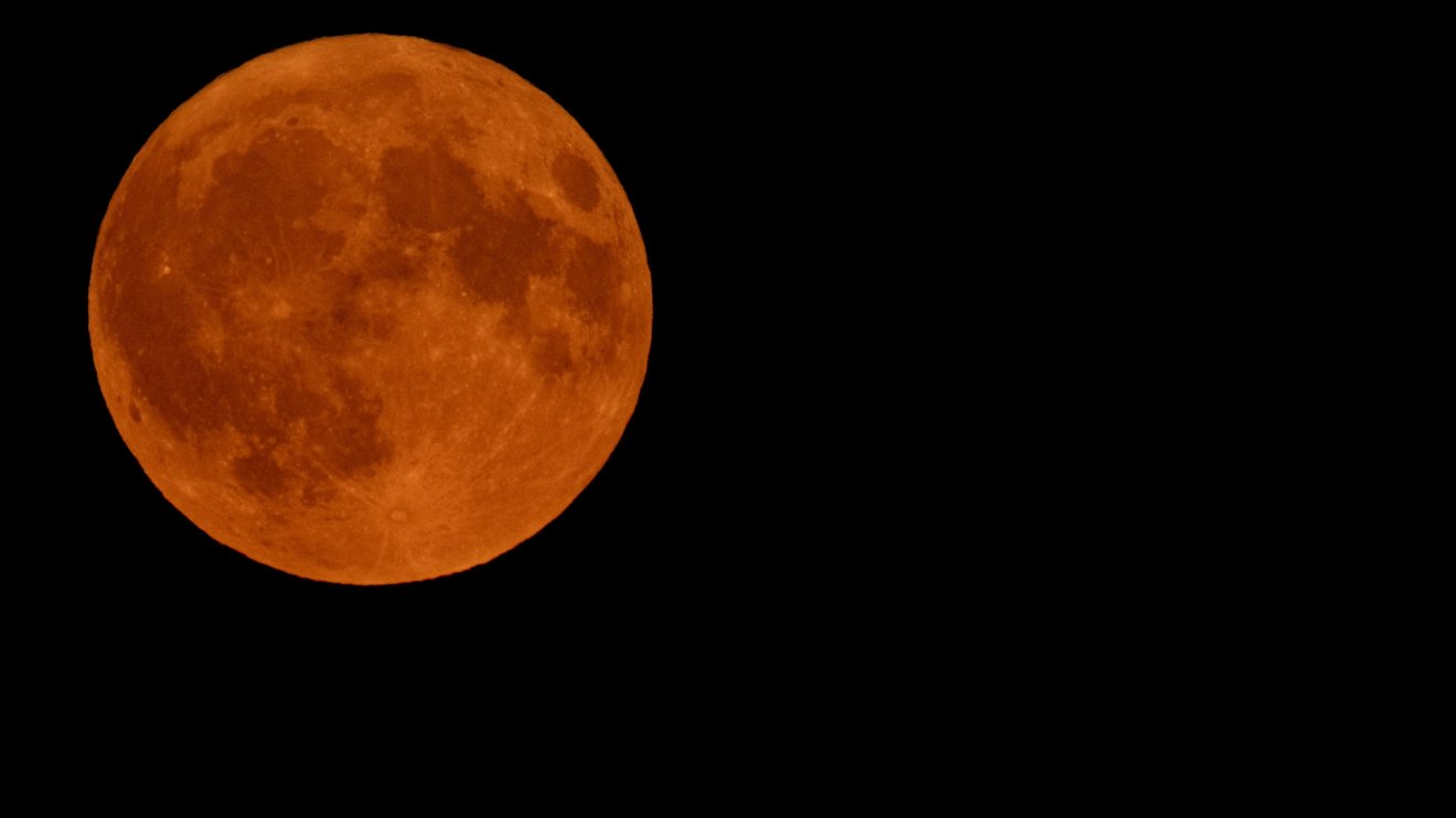 „Szuperkék” hold tündökölt az égen hétfő este