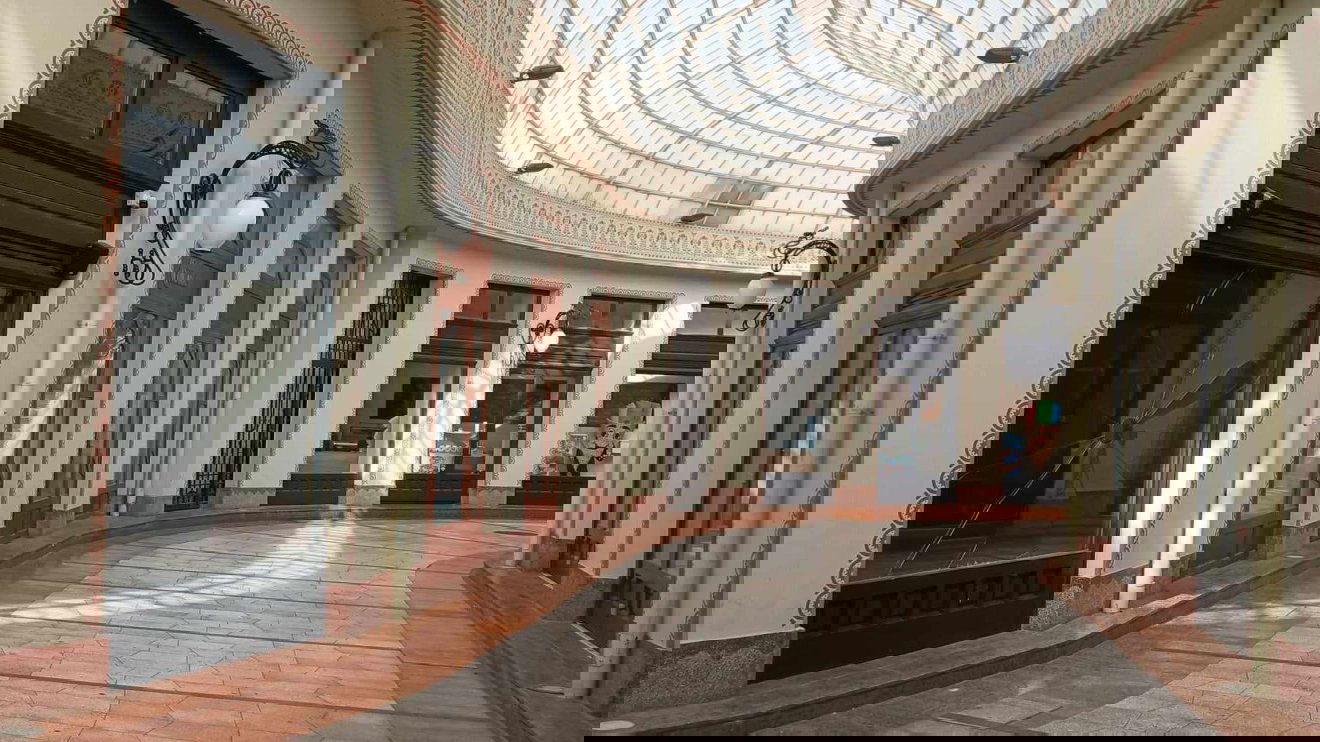 A szegénységről tanúskodik a sok üres üzlet