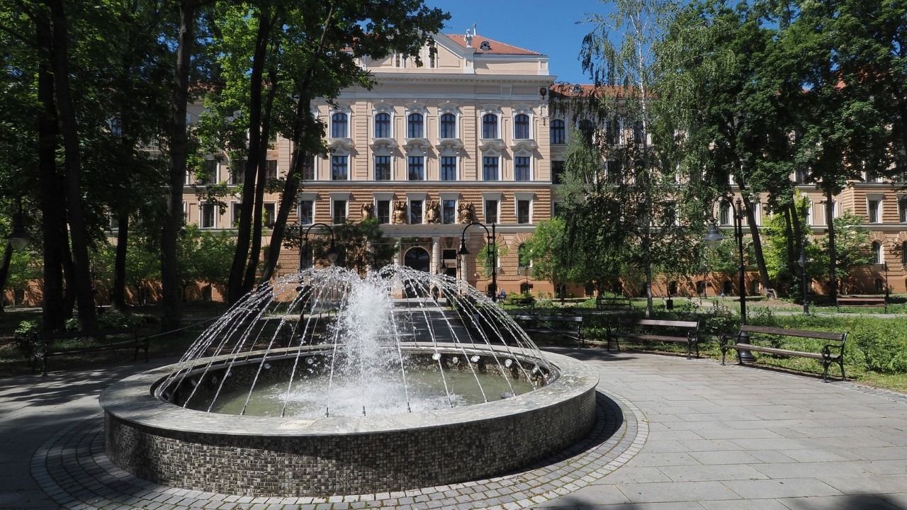 Emil Hurezeanu tart előadást Váradon