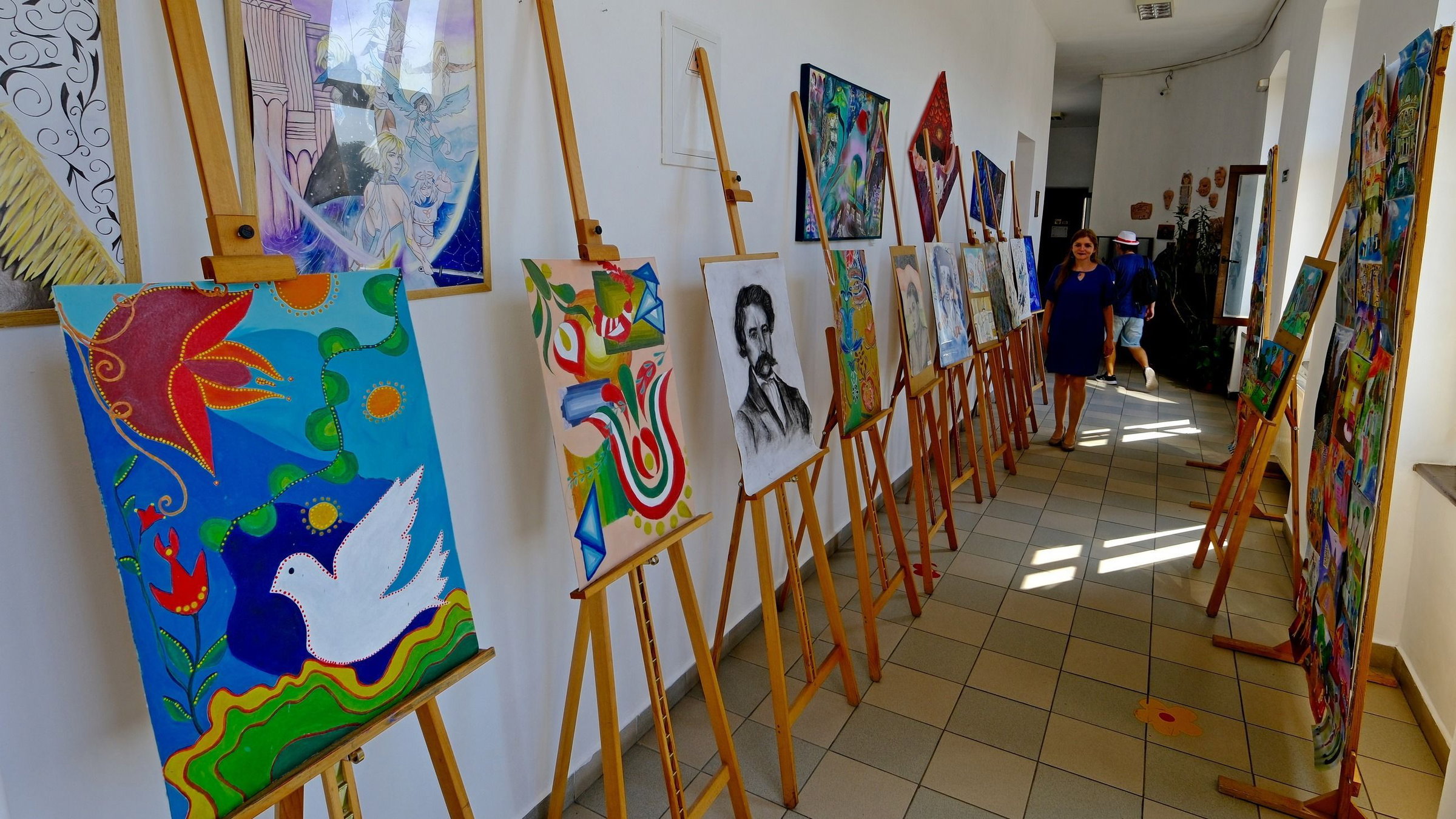 Fokozná a város kulturális életében való jelenlétét a művészeti líceum