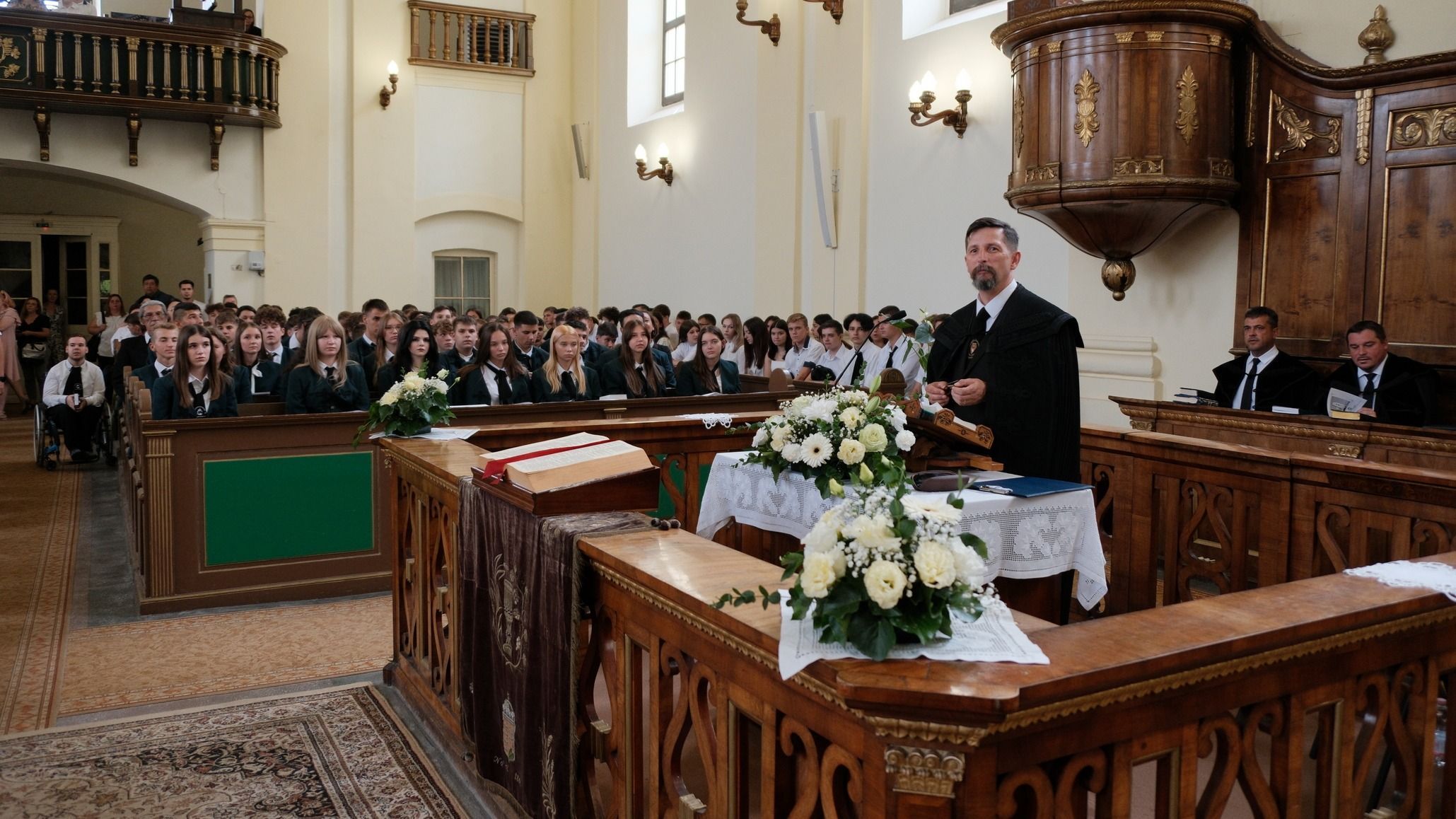 Isten áldásával indult az új tanév a Lorántffyban