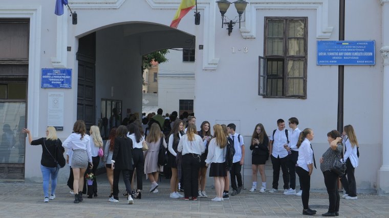 Tanévnyitó ünnepségek a váradi iskolákban