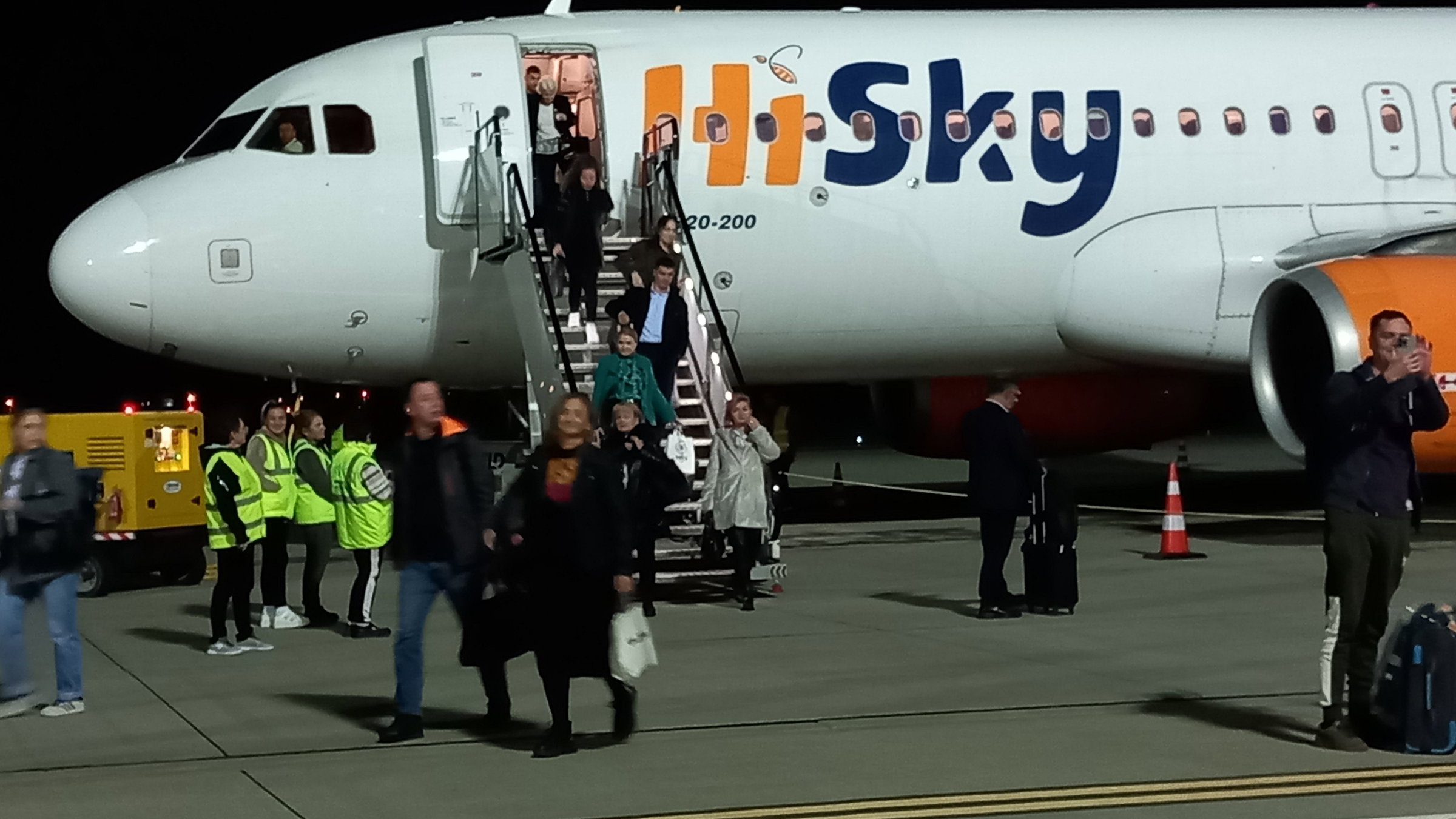 Új járatokat indított a HiSky légitársaság a nagyváradi repülőtérről