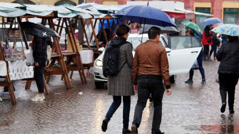Esőre figyelmeztető sárga jelzésű riasztás van érvényben 13 megyében
