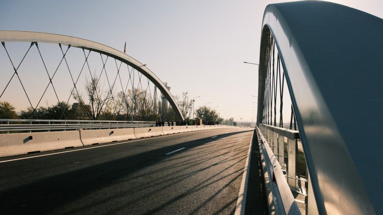 Átadták Nagyváradon a Borsi úti közúti felüljárót