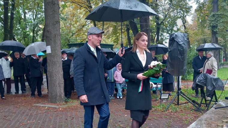 Vértanúinkra emlékeztek a Szacsvay szobornál