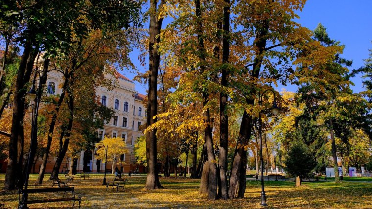 Meleg marad az idő a hét elején, november első napjaiban azonban lehűlés várható