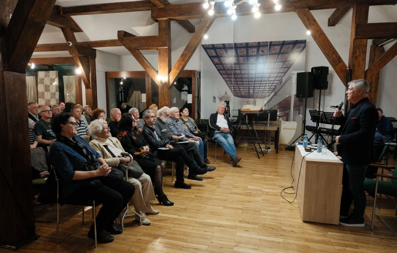 Földi László: Nem tudjuk, mi folyik körülöttünk