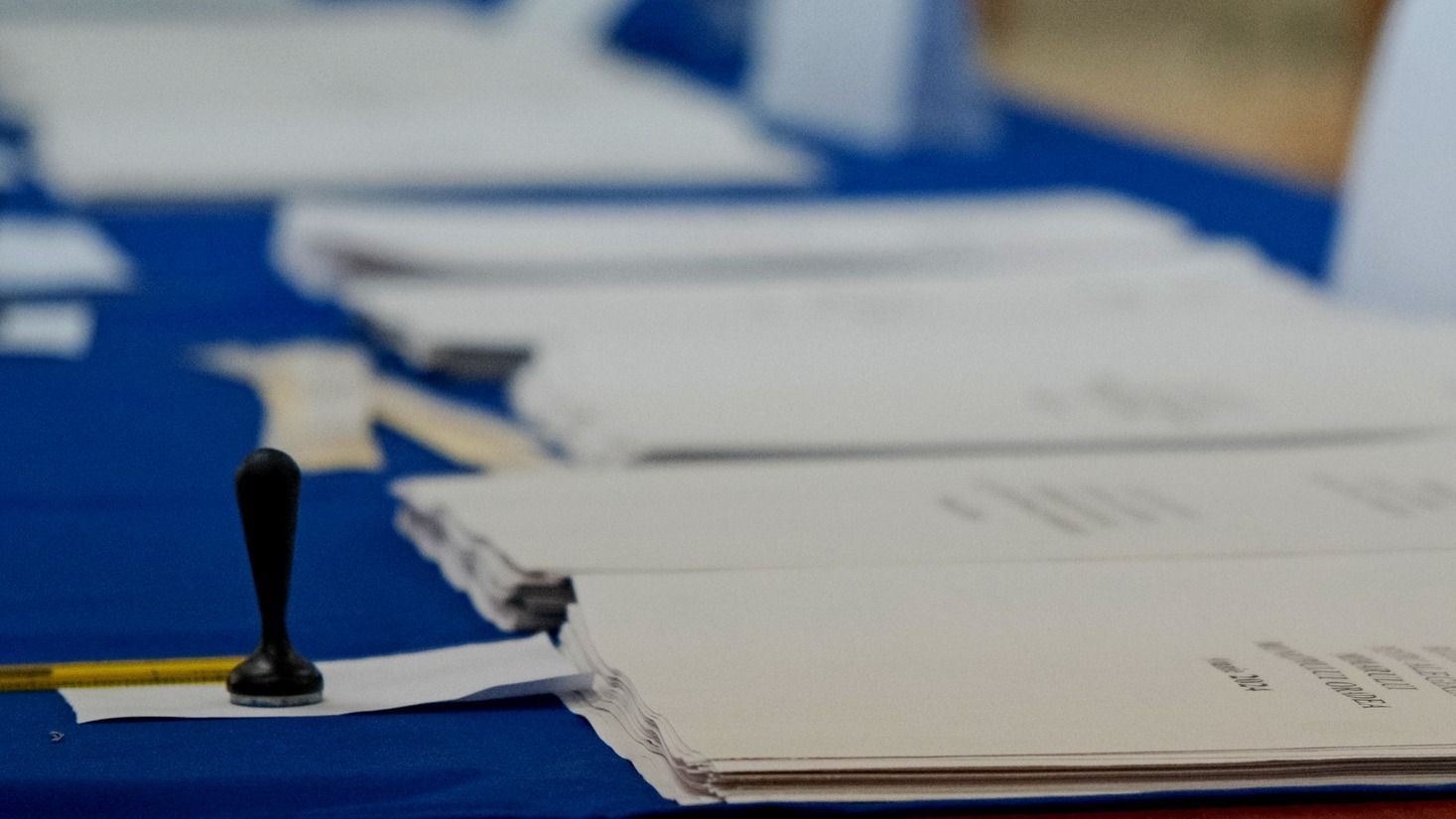 Államelnöki választás: közel 19 ezer szavazóhelyiségbe várják a választópolgárokat