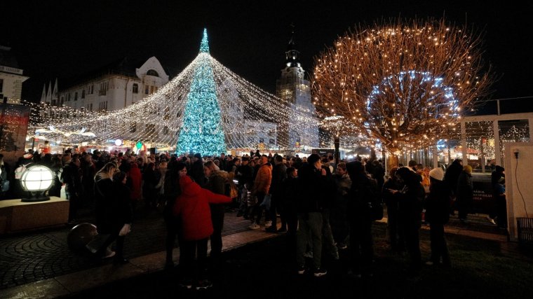 Karácsonyi vásár Nagyváradon: ünnepi fénybe borult a város - GALÉRIA és VIDEÓ