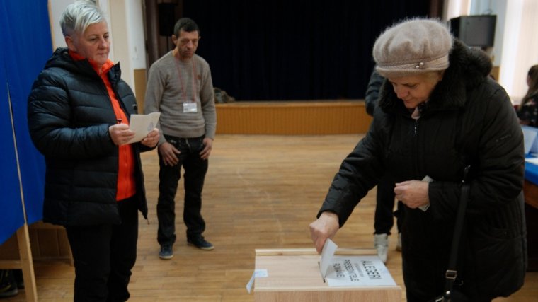 CNA: egyes portálok közzétették az exit poll felmérések eredményeit, és ezzel megsértették a választási törvényt