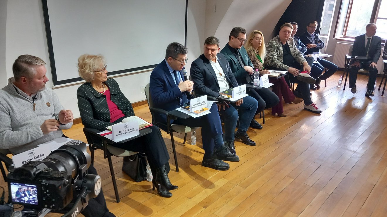 Vitafórumot szervezett a jelölteknek a Bihar Megyei Vállalkozók Szövetsége