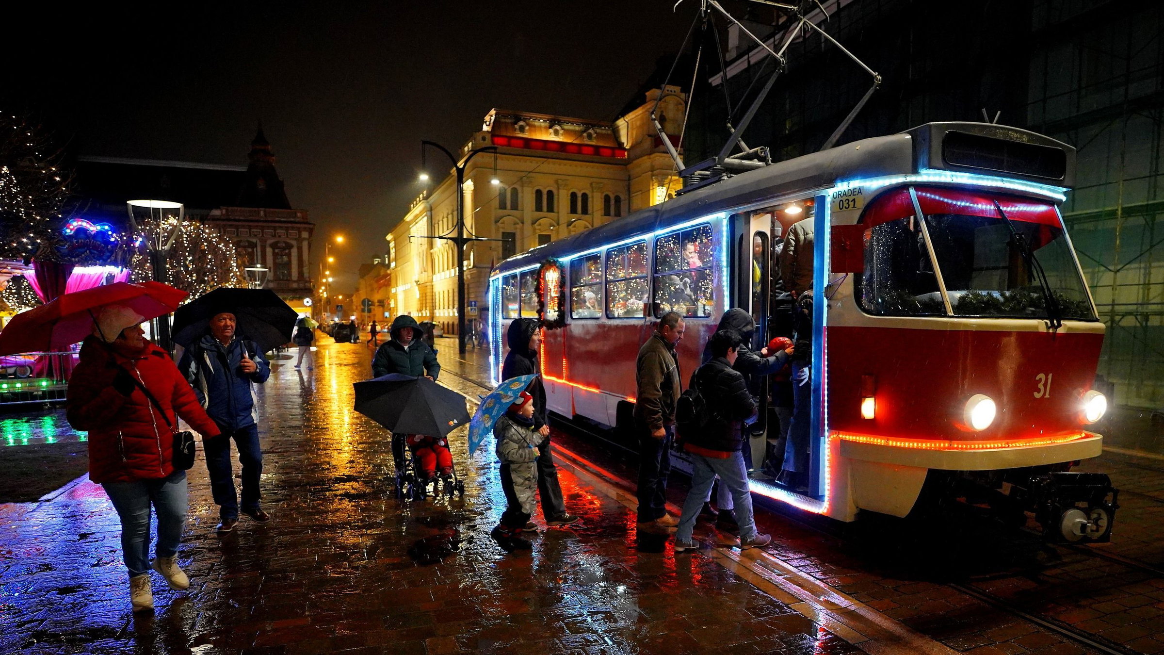 Meghosszabbították Nagyváradon a Mikulás-villamos programját