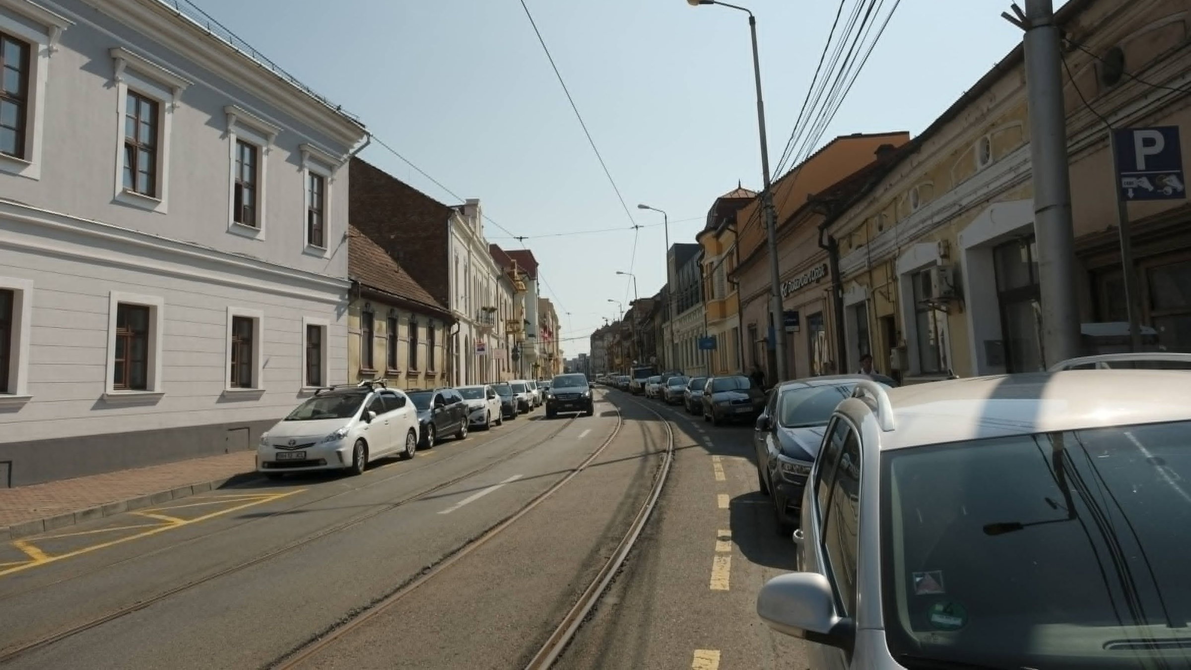 Parkolási bérlet meghosszabbításáért állnak sorba