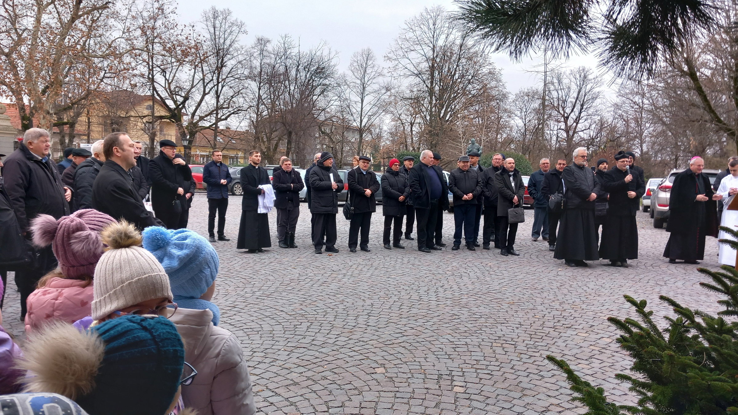 Együtt hangolódtak karácsonyra a váradi egyházmegye papjai