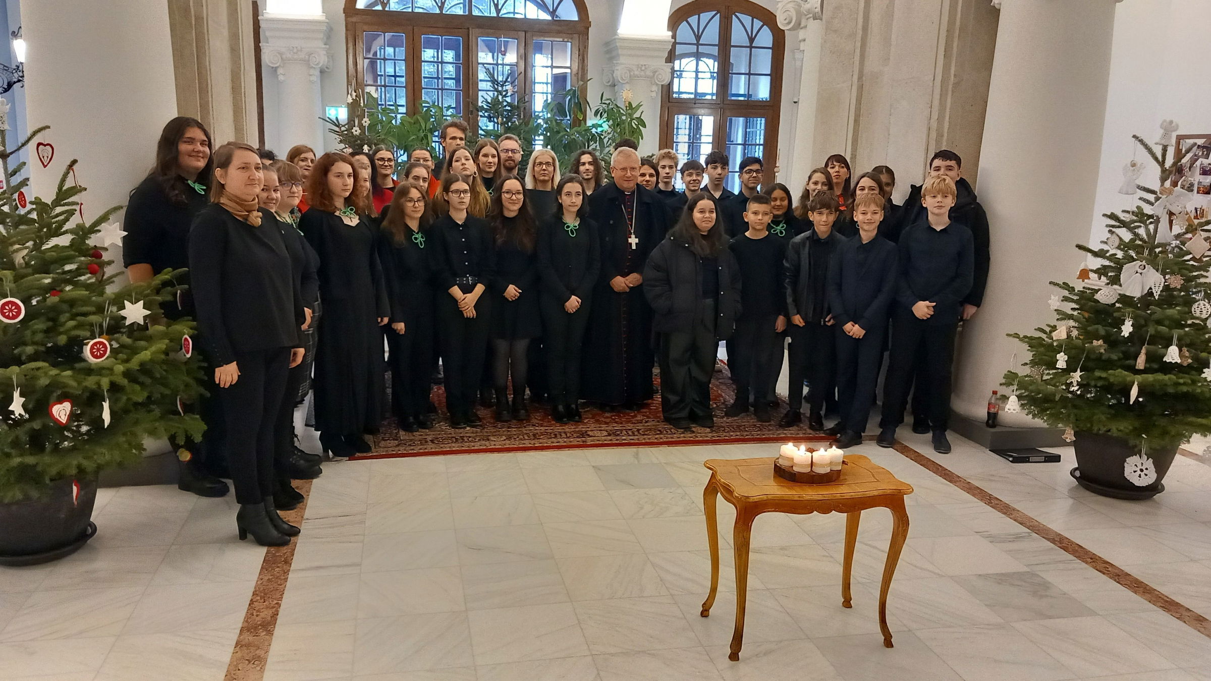 Rendhagyó adventi gyertyagyújtás