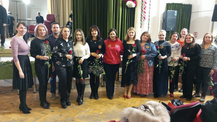 Nagykorúvá lett váradi művészetisek