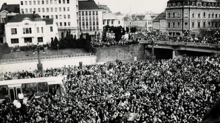 Deca: Valamennyi középiskolás diák tanulni fog a romániai kommunizmus történetéről
