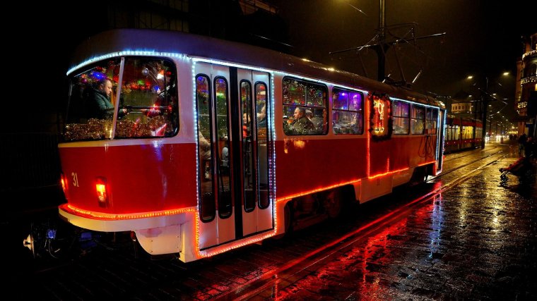 Még egy hétig közlekedik a Mikulás-villamos