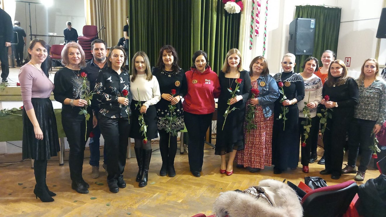 Nagykorúvá lett váradi művészetisek