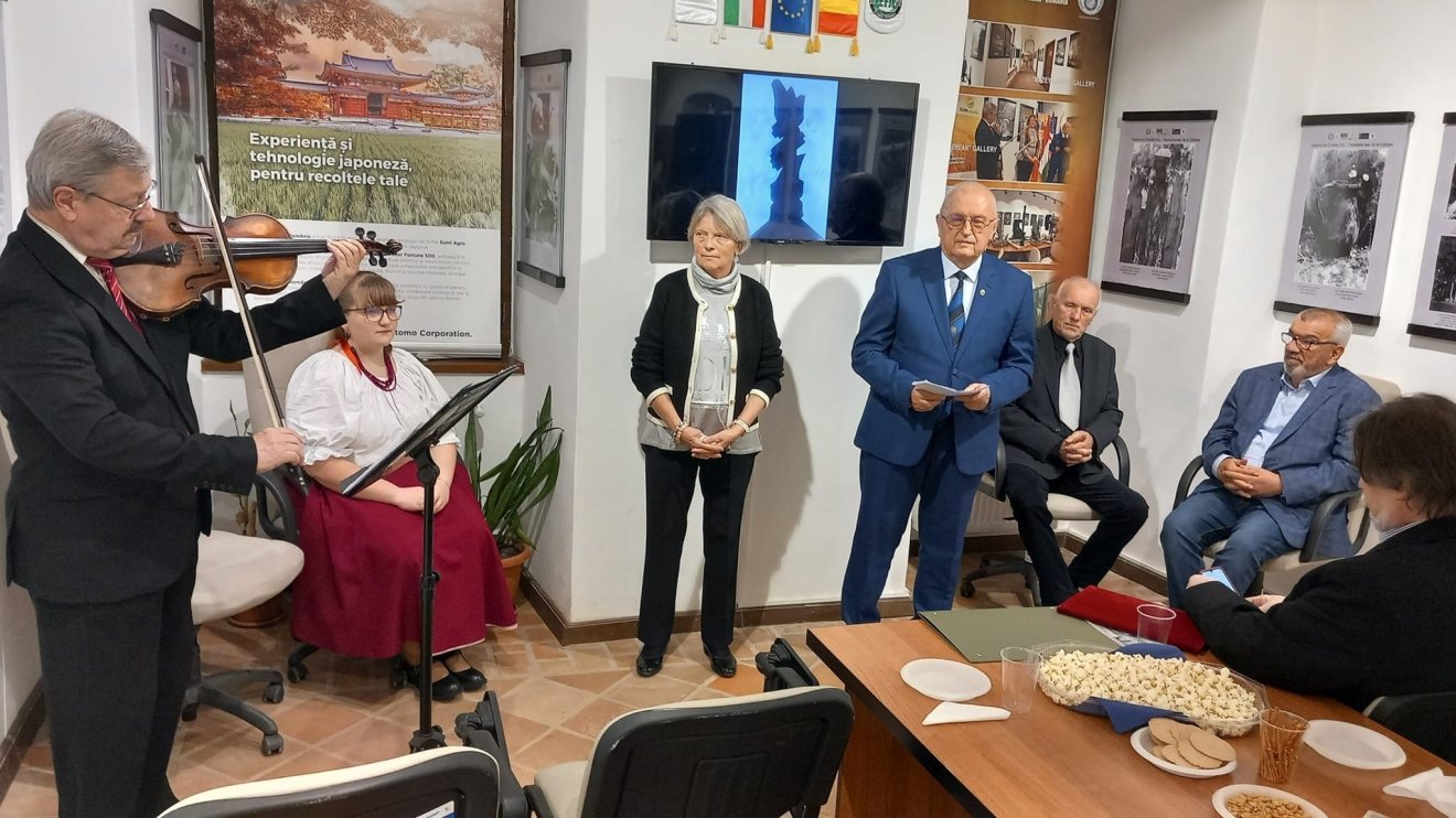 Erdélyi tájakról nyílt kiállítás a nagyváradi EFA Kiállítási Központban