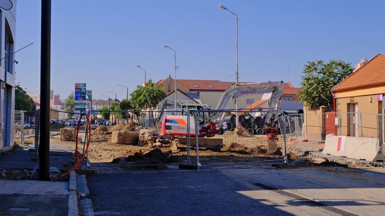 Megnyitják fél sávon a Körös utcát