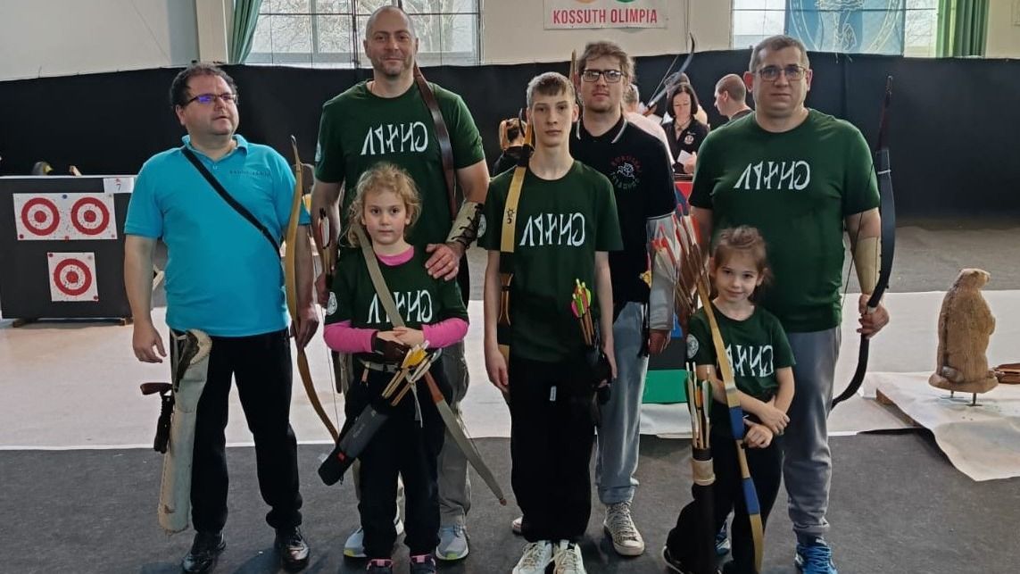 Füzesgyarmaton lőttek célba a Pusztai Farkasok