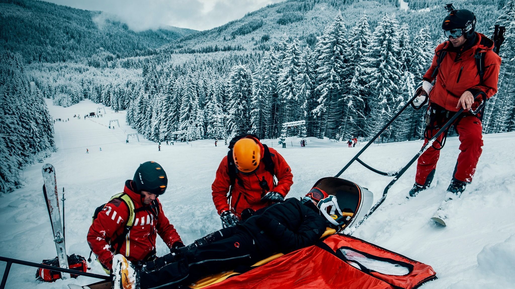 Több mint 7500 embert mentett meg a Salvamont az elmúlt évben