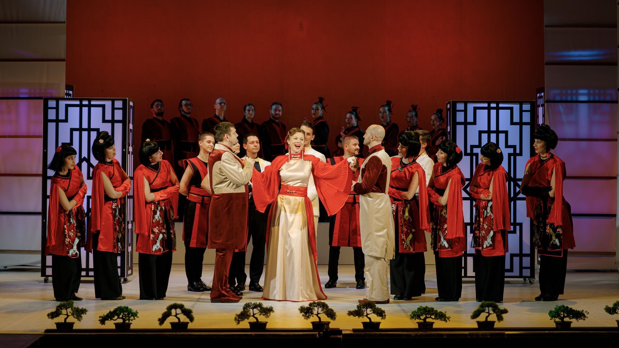 Nagyoperettel búcsúztatták az óévet a váradi színházban