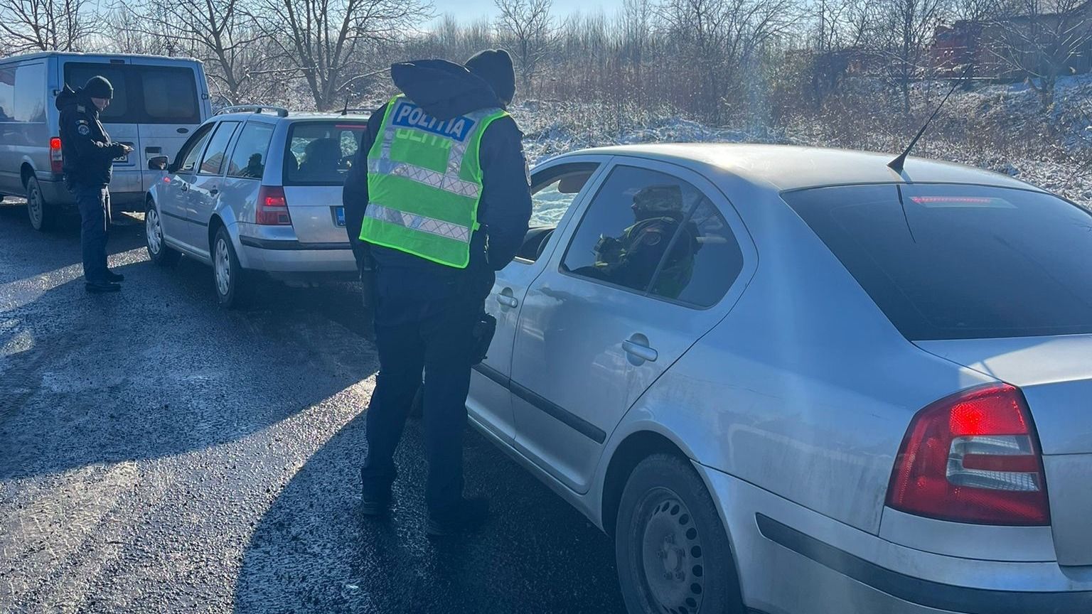 Jogosítvány nélkül vezettek