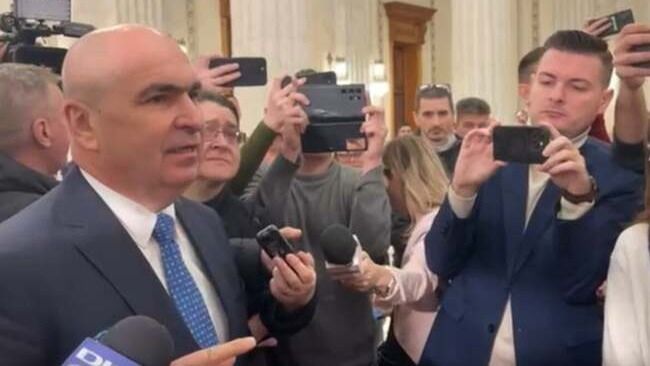 A házelnök irodája előtt tüntettek a szenátusi alkalmazottak – VIDEÓ!