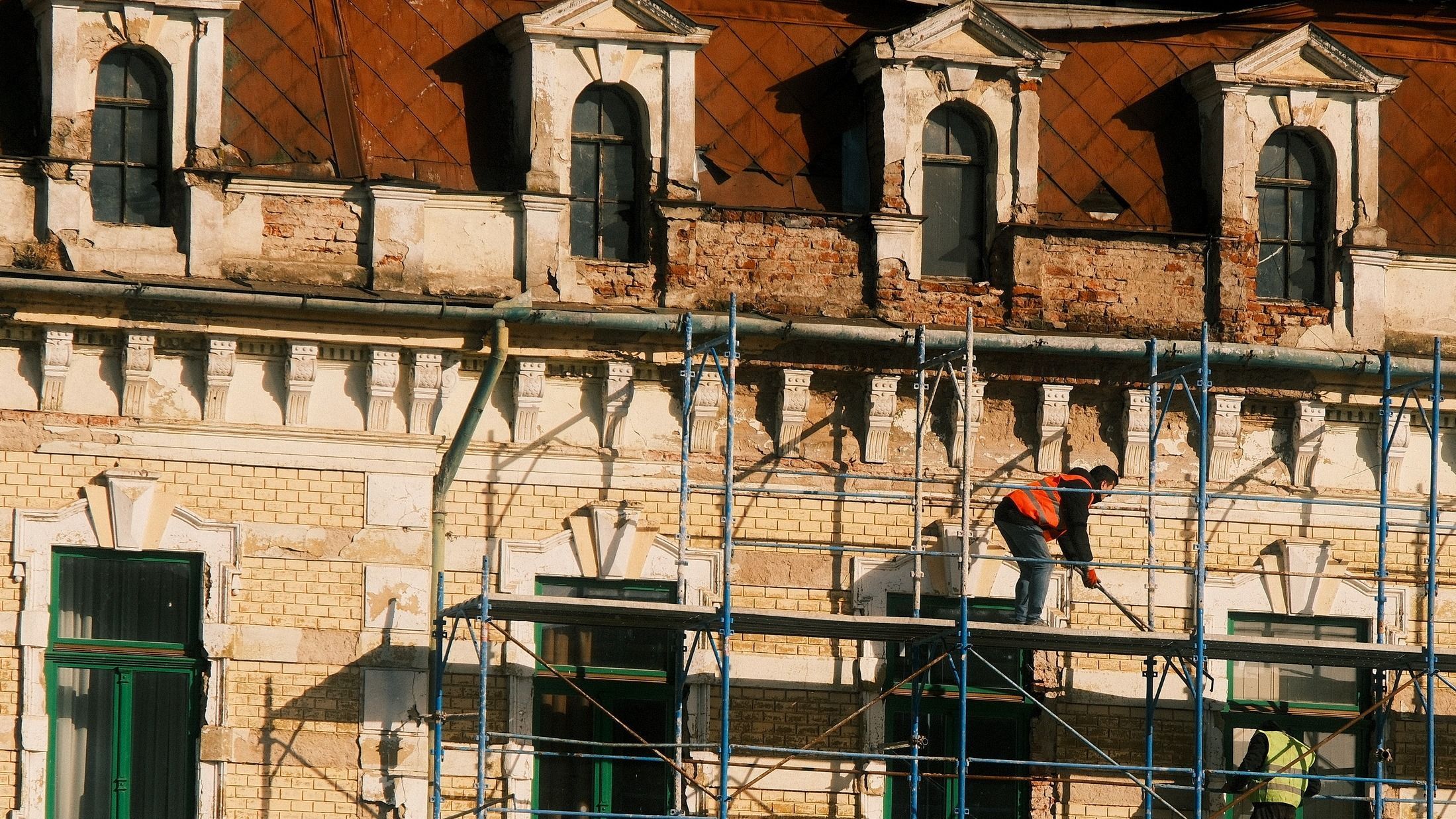 Erdélyi és partiumi települések is kérhetnek finanszírozást földrengésbiztonsági felújításra