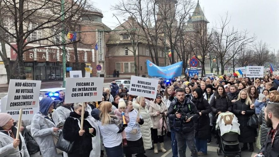 Az állami szülészet új székhelyre költöztetéséért tüntettek Temesváron