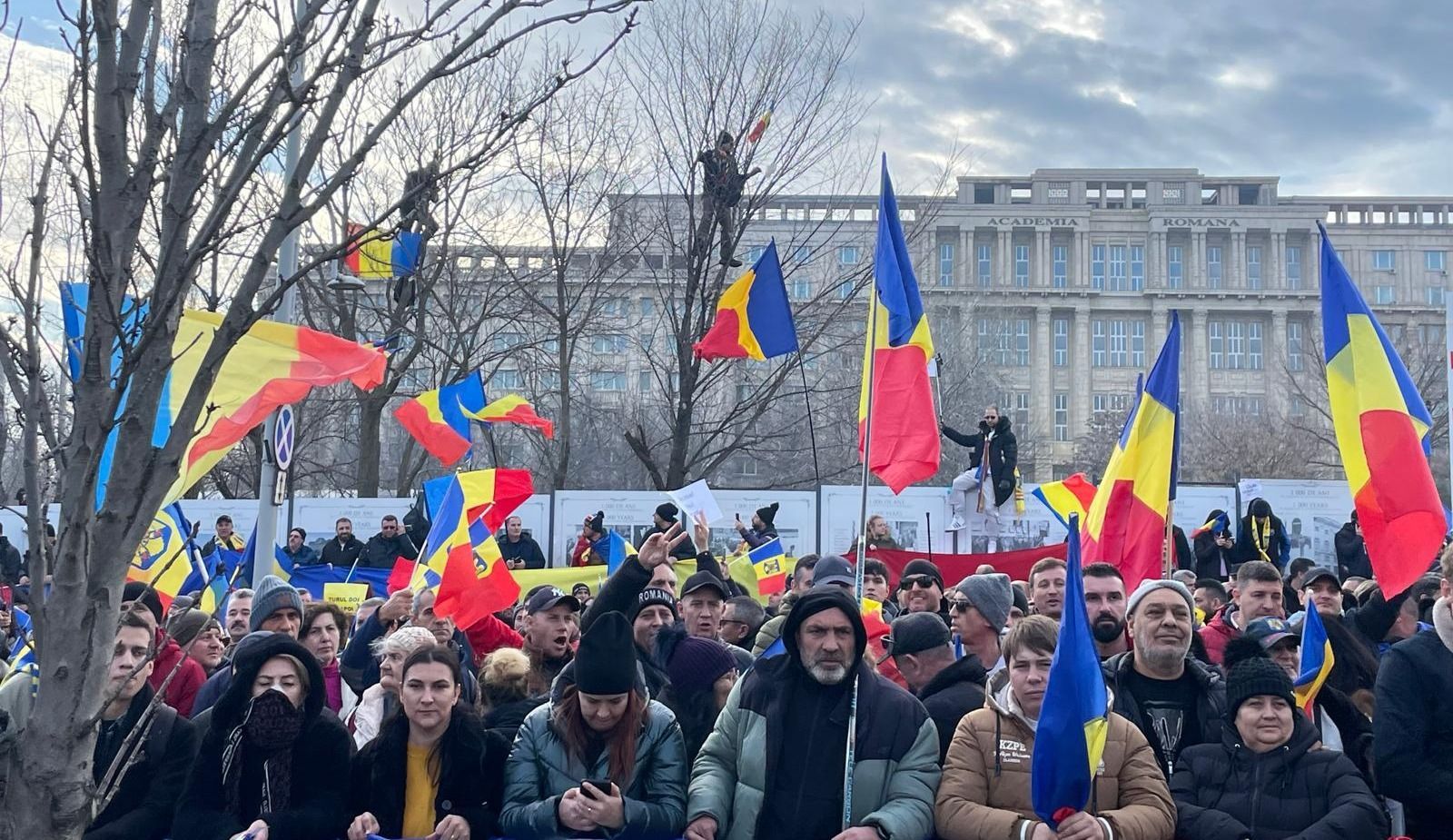 Az első elnökválasztási forduló érvénytelenítéséről szóló döntés felülvizsgálatát kérik