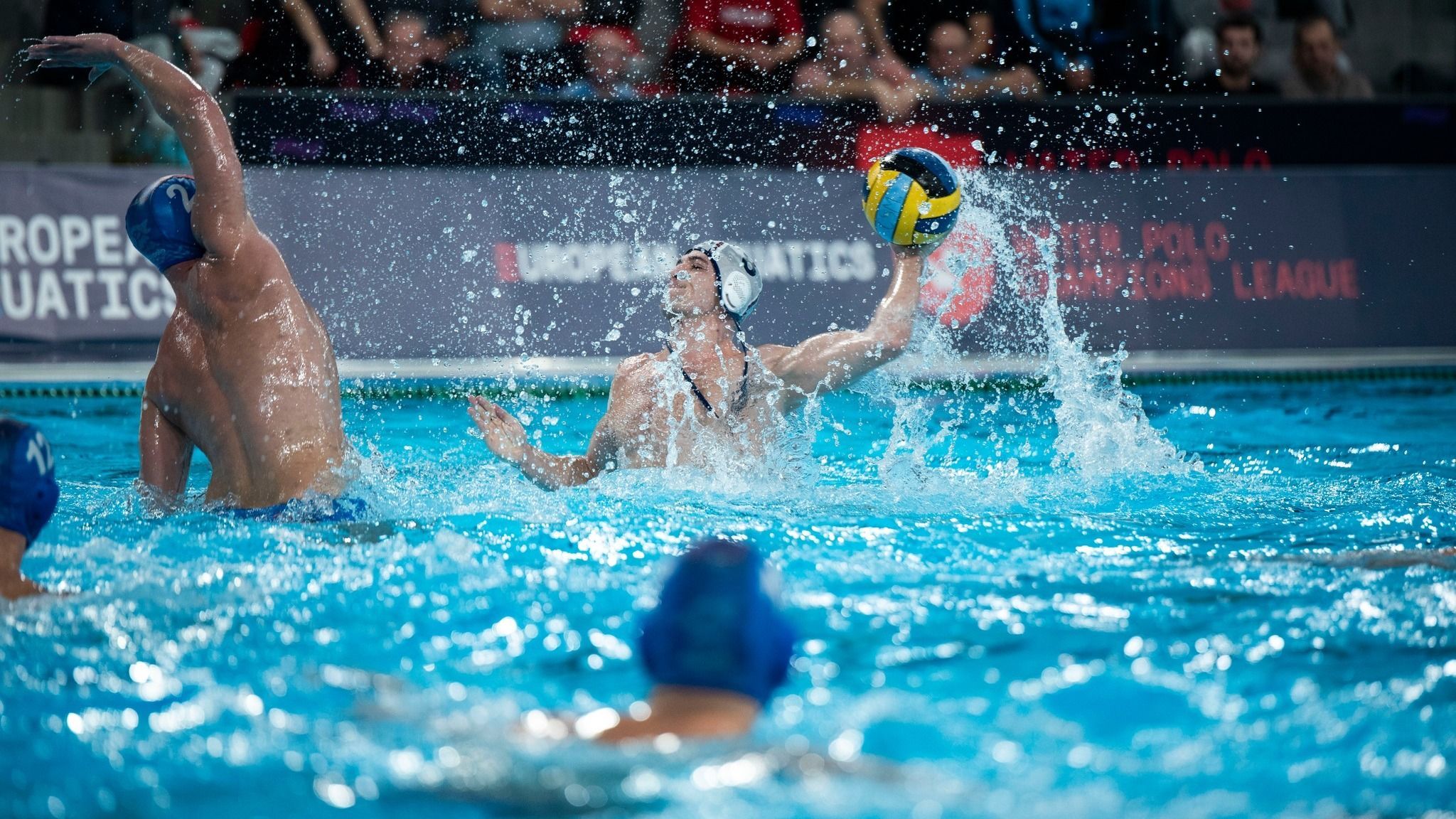 Szuperrangadóval indítják az évet a vízilabdázók