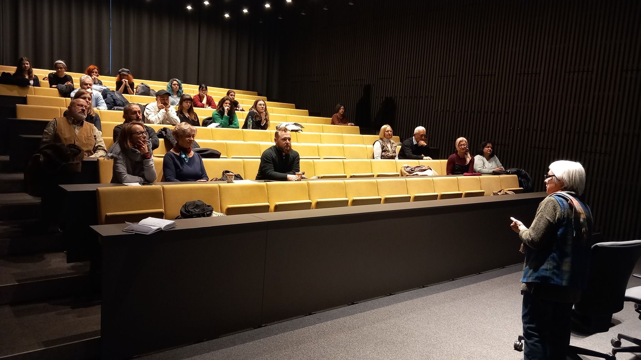 A jövő képzőművészeiről beszélgettek a PKE-n