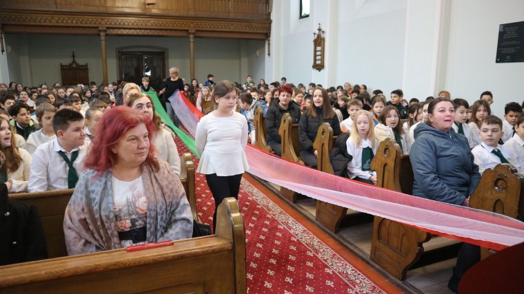 Együtt daloltak a gyermekszívek