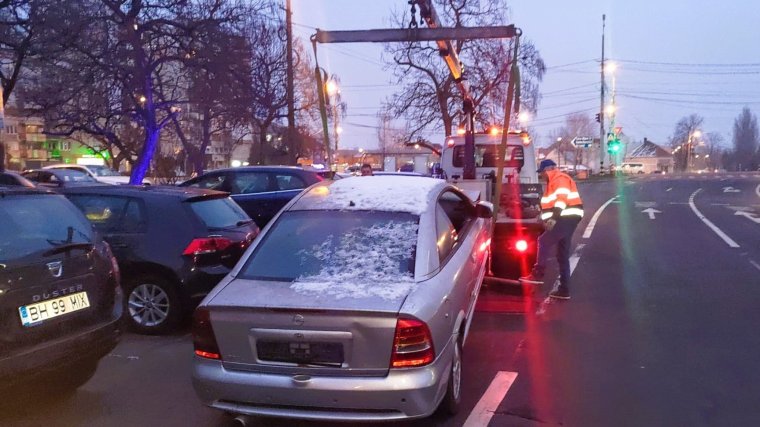 Elhagyott autókat szállítottak el