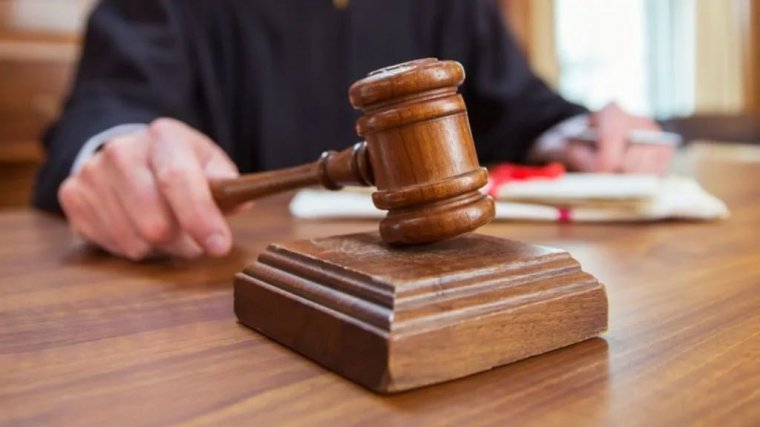 Rablás miatt került házi őrizetbe két fiatal