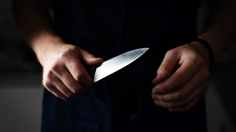 Gyermekük szeme láttára késelte halálra volt feleségét egy férfi