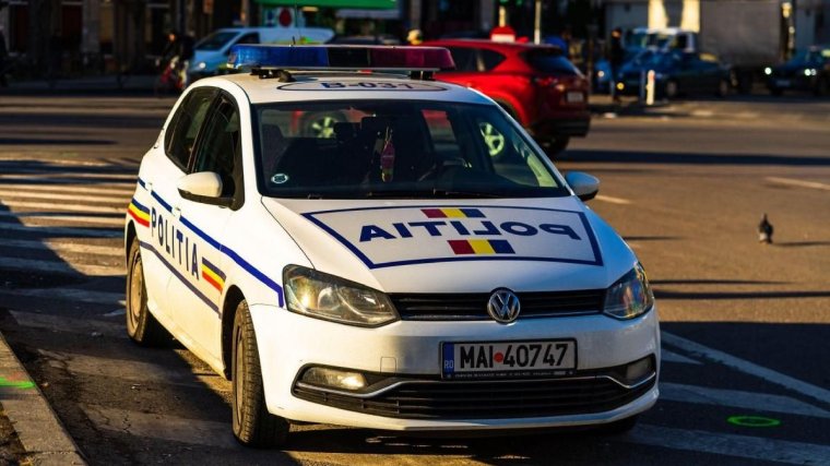 Őrizetbe vettek egy 28 éves férfit, aki vélhetően drogos állapotban elgázolt egy lányt