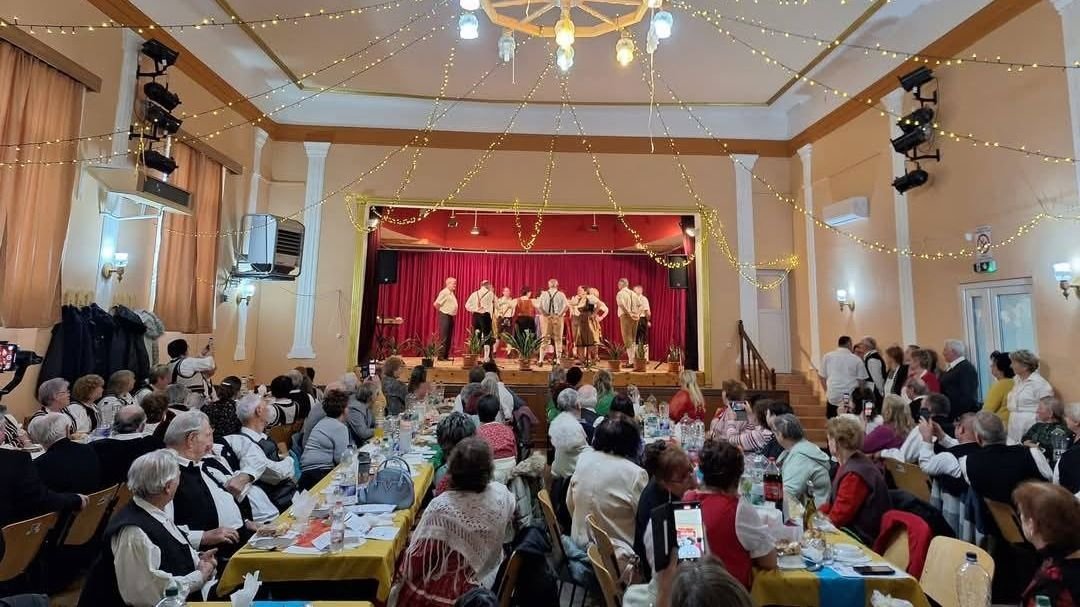 Vidám baráti találkozót szerveztek Borson